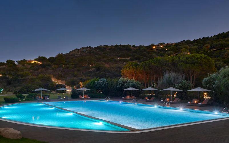 Baia Di Chia Resort Sardinia, Curio Collection By Hilton Exterior foto