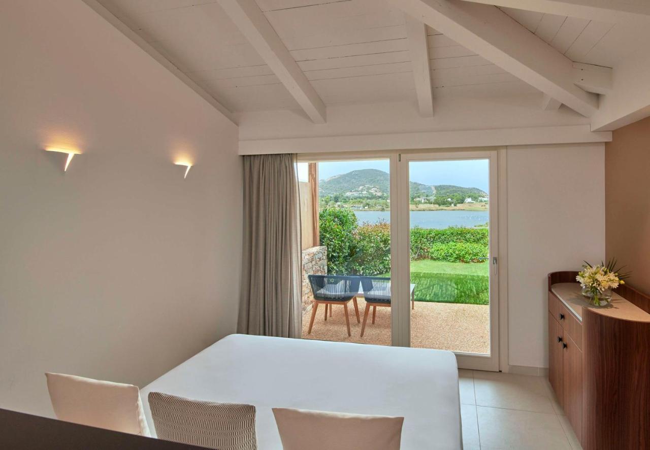 Baia Di Chia Resort Sardinia, Curio Collection By Hilton Exterior foto