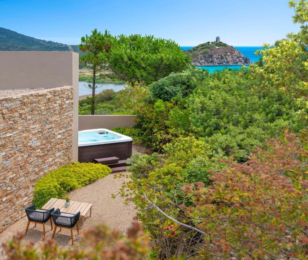 Baia Di Chia Resort Sardinia, Curio Collection By Hilton Exterior foto